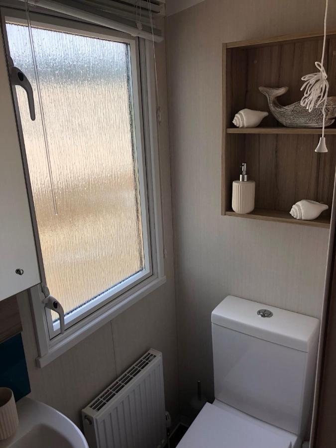 Lakeside Retreat 3 With Hot Tub, Private Fishing Peg Situated At Tattershall Lakes Country Park Esterno foto